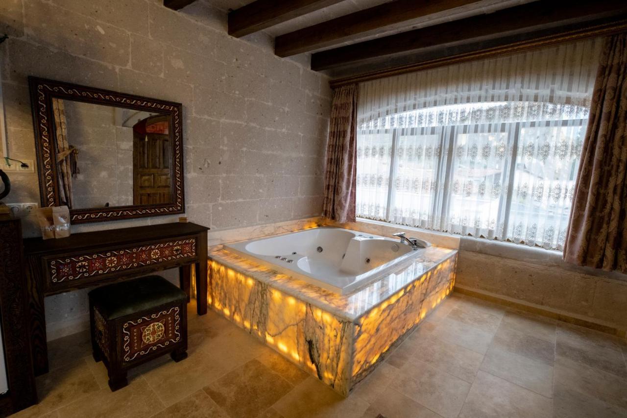 Underground Cave Suites Hotel Göreme Esterno foto